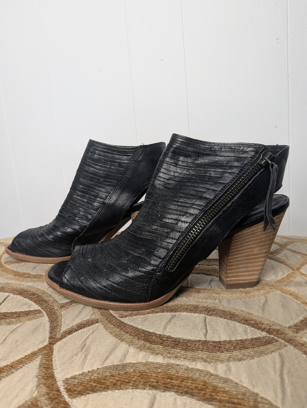 NWOT Paul Green Cayanne Women Sz 5 Black Leather Peep Toe Stacked Heel Bootie